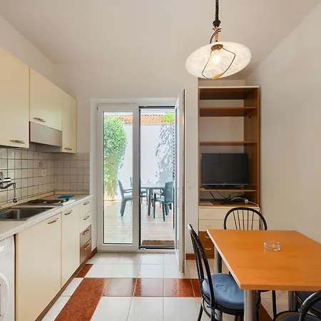 Σπίτι διακοπών Cozy In With Terrace